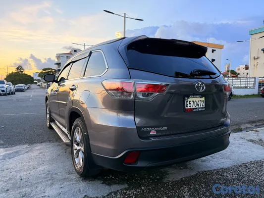 jeepetas y camionetas - 2016 TOYOTA HIGLANDER LE  4