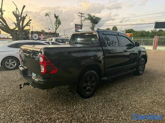 jeepetas y camionetas - Toyota hilux 2022 2