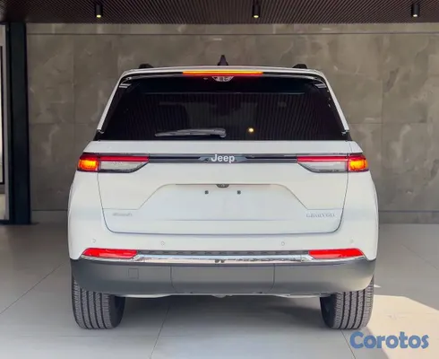 jeepetas y camionetas - Jeep Grand Cherokee Limited 4x4 2025 7