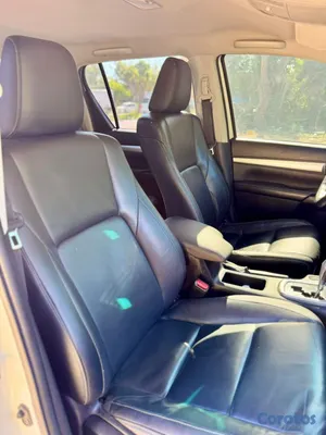 jeepetas y camionetas - Toyota hilux srv 2020 5