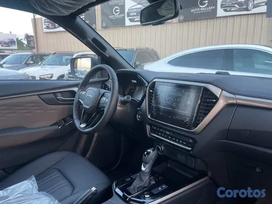 jeepetas y camionetas - Isuzu D-Max 2027 8