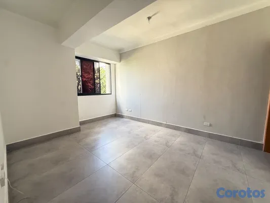apartamentos - vendo Evaristo Morales dos habitaciones 2.5 baños dos parqueos líneas  balcón  7