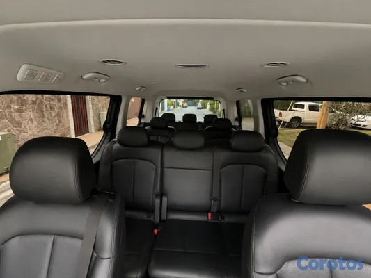 jeepetas y camionetas - Hyundai Staria  2