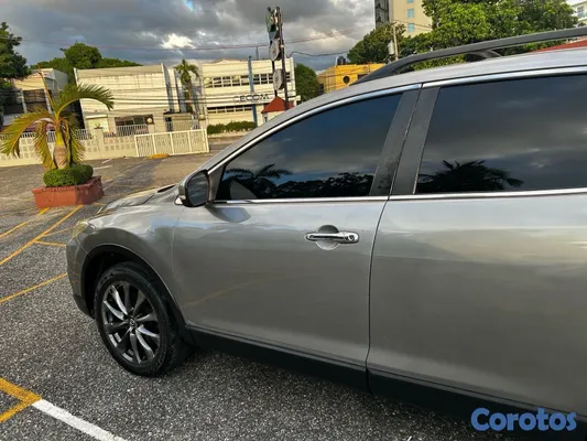 jeepetas y camionetas - Vendo Mazda CX-9 en excelentes condiciones  8