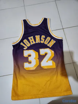 Artículos Deportivos - 6 camisetas deportivas auténticas/originales NBA/N 19