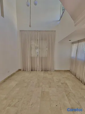 casas - casa de tres hab con baños y estudio . con jacuzzi en su jardín en  US 3,300 4
