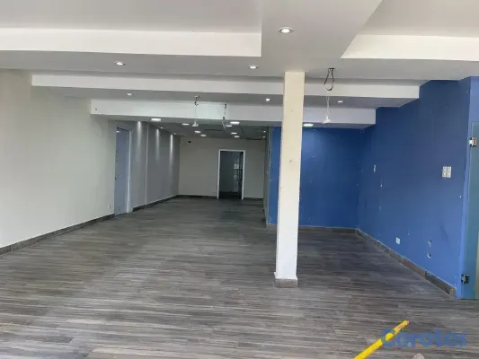 oficinas y locales comerciales - LOCAL COMERCIAL EN LOS PRADOS 2