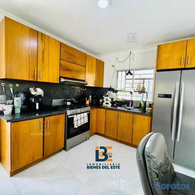 casas - Vendo moderna Vivienda de Tres niveles con cuatro  5