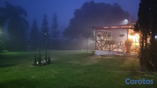 casas vacacionales y villas - Hermosa casa en Jarabacoa,rodeada de arboles a 5 minutos del centro del pueblo
 10
