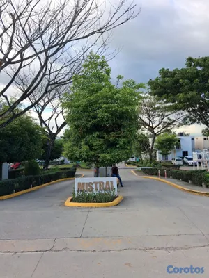 casas - Vendo cómodo casa duplex con patio de dos niveles en Colinas del viento 19
