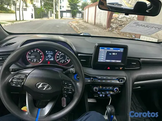 carros - hiunday veloster 2019 6