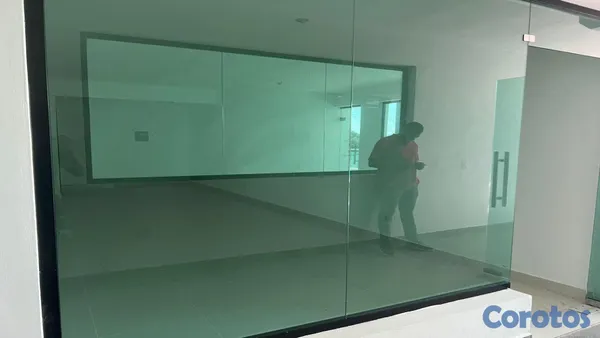 oficinas y locales comerciales - ¡EL LOCAL DE TUS SUEÑOS EN LA UBICACIÓN MÁS ESTRATÉGICA DE LA ZONA ORIENTAL! 5