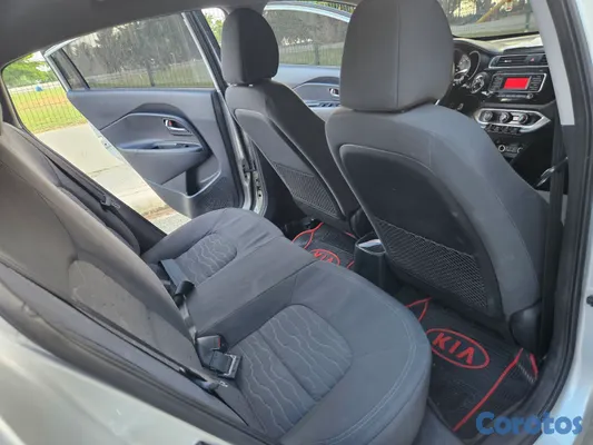 carros - kia rio 2017 doch 81,000 km 5