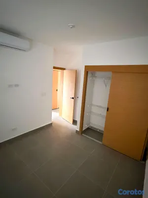 apartamentos - Alquiler de Apartamento con Linea Blanca en el Sector de Gazcue. D. N.  5