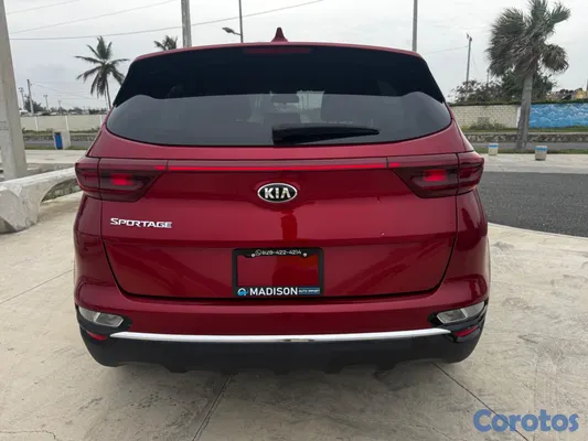 jeepetas y camionetas - Kia sportage 2021 lx 4x4 negociable 5