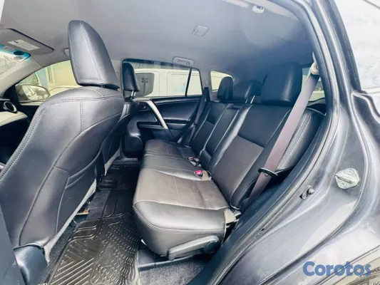 jeepetas y camionetas - oyota RAV4 LE 2014 | Americana | Piel | 125,000 Mi 10
