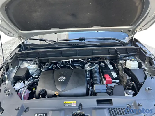 jeepetas y camionetas - Toyota highlander 2022 XLE 4x4 8