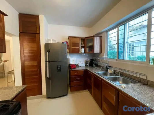 apartamentos - 2do nivel con terraza y parqueos techados en jardines del sur 6