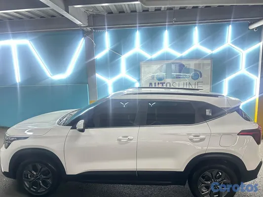 jeepetas y camionetas - Kia Seltos 2024 semi nueva RD$1.5 7