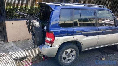 Mitsubishi montero IO 2003
