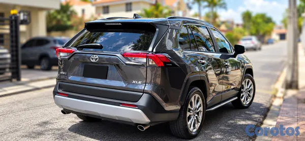 jeepetas y camionetas - Toyota Rav4 2021 XLE 2