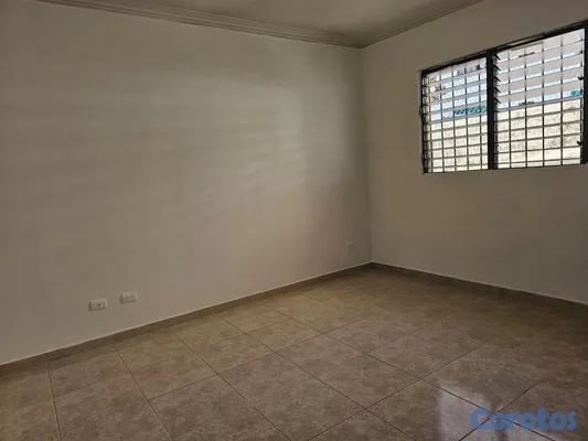 apartamentos - vendo altos De Arroyo hondo tres habitaciones dos baños dos parqueos balcón serv 4