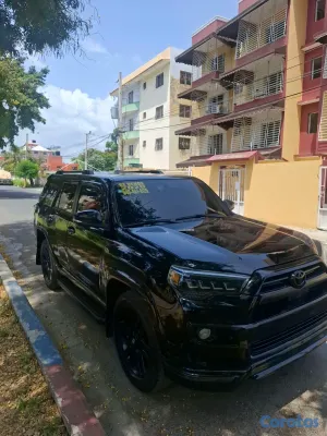 carros - 🚘 Toyota 4Runner Negra en Venta 🔥 ¡Elegancia, lujo 5