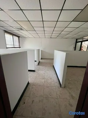 oficinas y locales comerciales - Alquilamos oficina en prestigioso y bien ubicado edificio corporativo ideal para 9