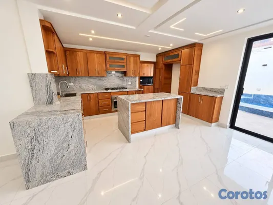 casas - 🏡 Casa de Lujo en Venta con Piscina | San Isidro 5
