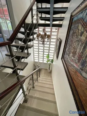 casas - vendo casa avenida Independencia KLM 9 dos niveles tres habitaciones con baño  10