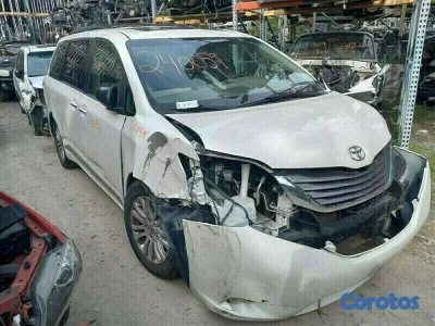 VENDO EL MOTOR CON TRANSMISIÓN PARA 2017 TOYOTA SIENNA XLE 3.5L FWD