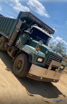 camiones y vehiculos pesados - Camión Volteo MACK “Cara de niño” 5