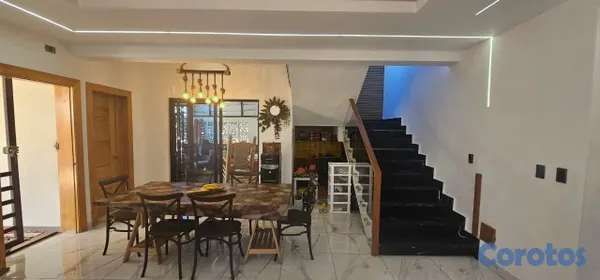 casas - Casa en Colinas del oeste, av. Prolongación 27 de  3