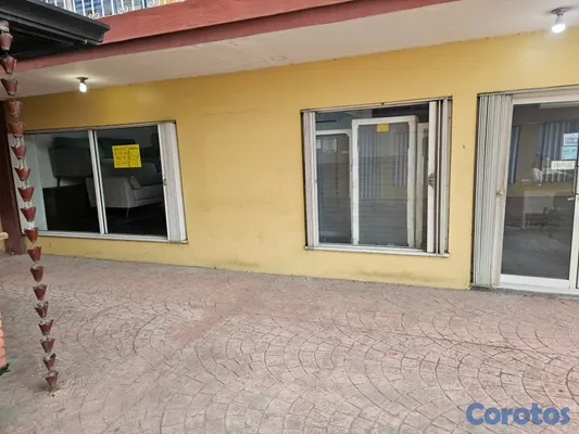 oficinas y locales comerciales - Se rentan dos locales comerciales en la Ave. Jacob 3