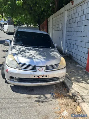 carros - Vendo carro nissan tiida 2006 escribeme al  ws  6