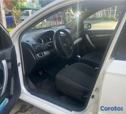 carros - Chevrolet Aveo 2013  4