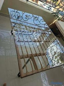 MESA DE EXTERIOR EN MIMBRE SINTETICO+CRISTAL
