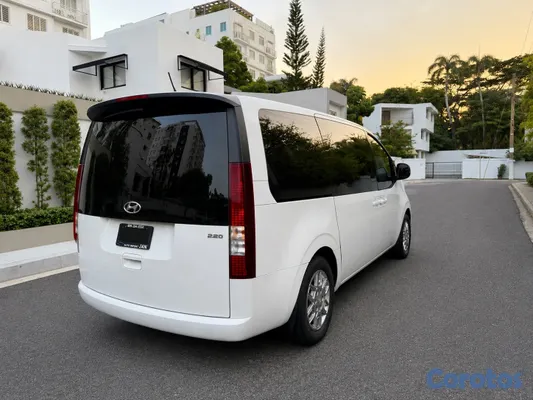 jeepetas y camionetas - Hyundai Staria  7