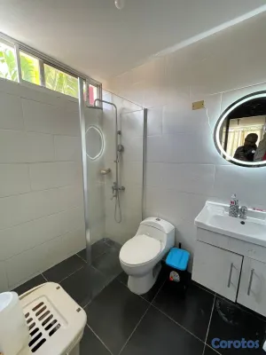 casas - vendo casa avenida Independencia KLM 9 dos niveles tres habitaciones con baño  15