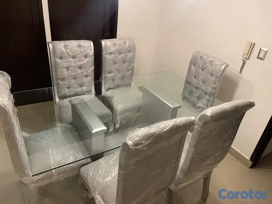 muebles y colchones -  veneno de comedor de 6 sillas. aún con su plásticos  6