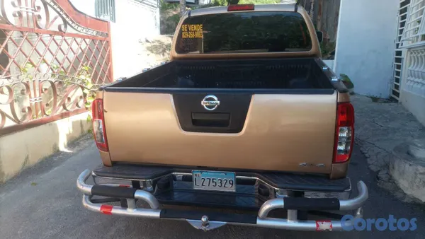 jeepetas y camionetas - Se vende nizzan navara 2009 en perfecto estado 10