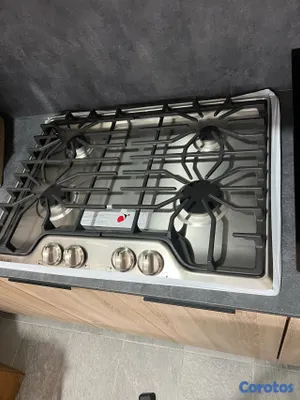 electrodomesticos - ESTUFA EMPOSTRADA FRIGIDAIRE  4 HORNILLA A GAS 2