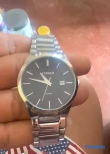 Reloj Curren ace/inox Cristal mineral fechero 
