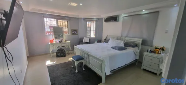 casas - Casa familiar en Residencial Cerrado y seguro dos viviendas en  Aut.San Isidro 5