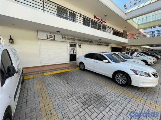 oficinas y locales comerciales - Local Comercial, 80 Metros, En La Milla De Oro De Santo Domingo Este. 13