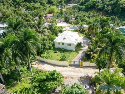 Casa Con Vistas impresionantes, piscina privada y espacio ideal para tu familia.