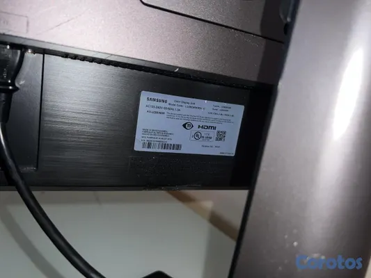 computadoras y laptops - Vendo 5 Monitores de 24-27-28 Pulgadas 3
