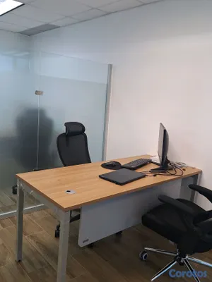 oficinas y locales comerciales - Elegante y espaciosa oficina en La Esperilla. Cercana a principales avenida 8