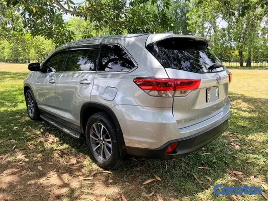 jeepetas y camionetas - Toyota higlander xle 2019 5