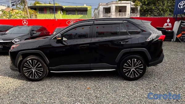 jeepetas y camionetas - 2023 Toyota RAV4 XLE plus 
financiamiento disponible  2